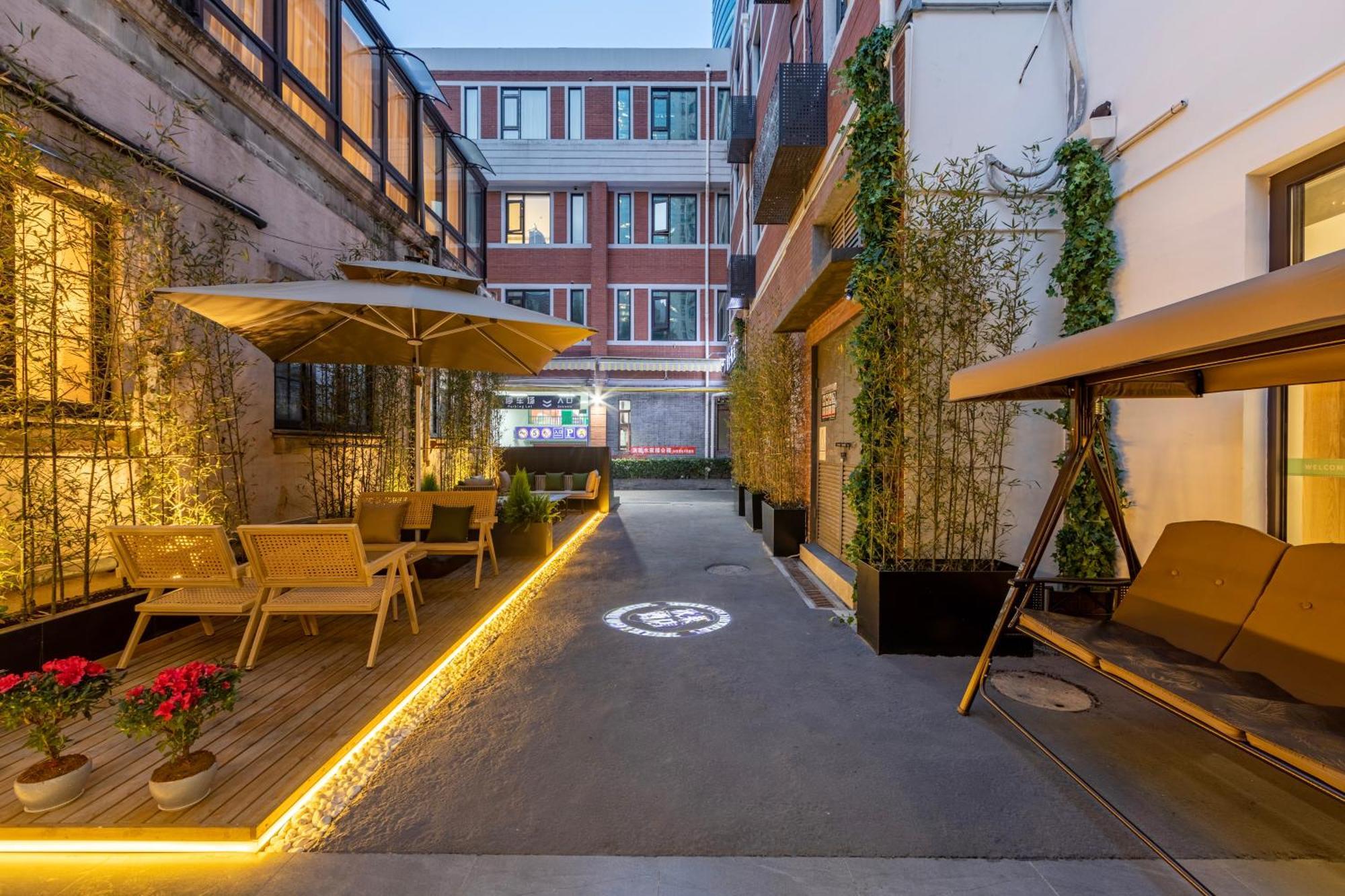True Go Hotel - Shanghai Jing'An Temple Nanjing West Road Bagian luar foto