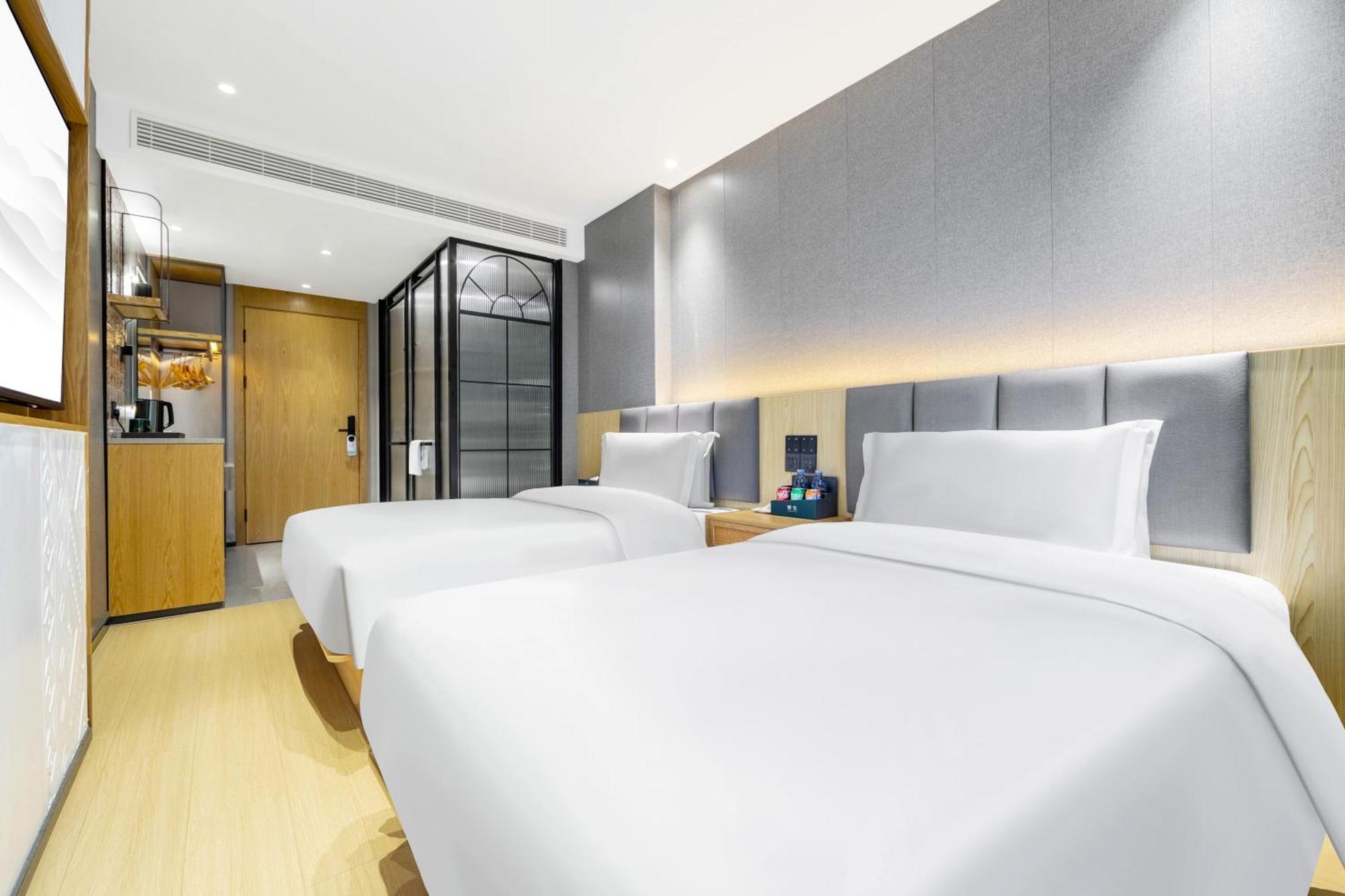 True Go Hotel - Shanghai Jing'An Temple Nanjing West Road Bagian luar foto