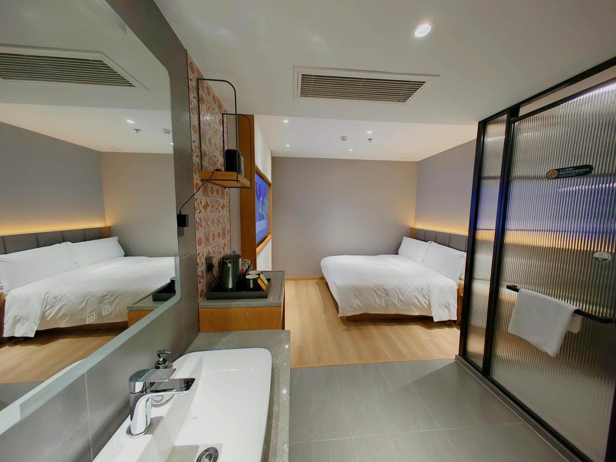 True Go Hotel - Shanghai Jing'An Temple Nanjing West Road Bagian luar foto